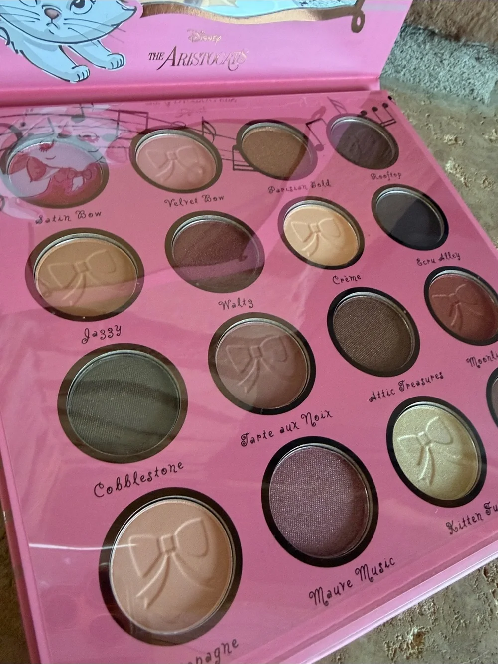 New - Disney The Aristocats Eye Shadow Palette Built in Mirror